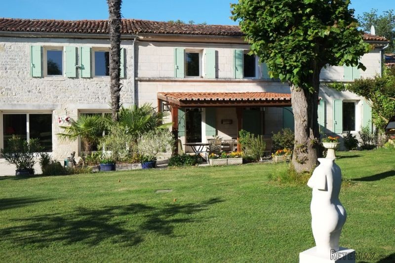 Sale House Saintes (17100) Thenac