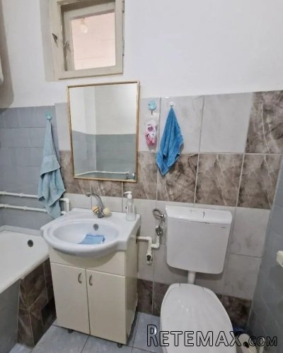 Na prodaju porodicna kuca u Srbobranu - 11