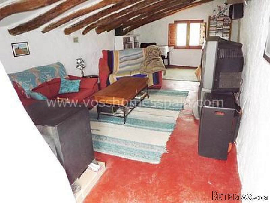 EXCLUSIVE TO VOSS HOMES - QUAINT & QUIRKY VILLAGE HOUSE- A.. - 12