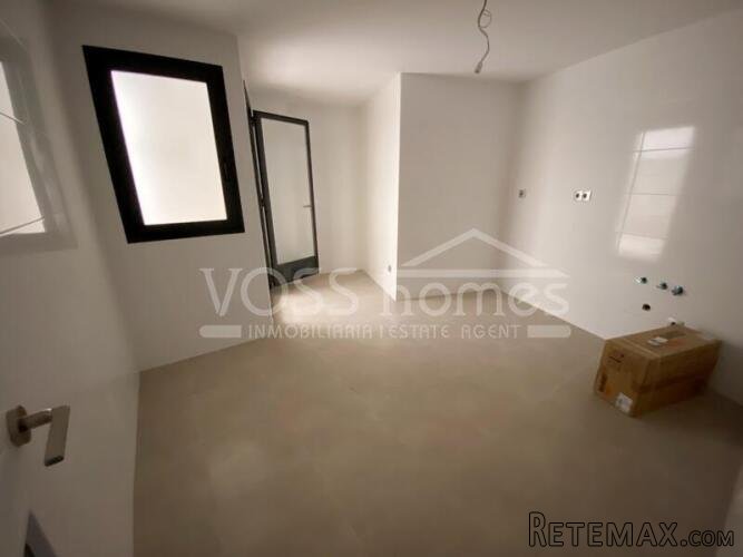 NEW LISTING TO VOSS HOMES - Recently built, modern 3 bed, 2.. - 12
