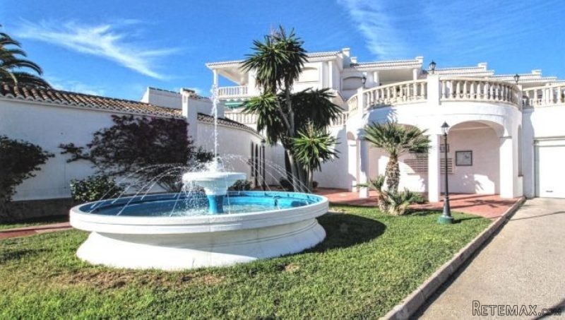 2 Bedroom 2 Bathroom Beautiful..