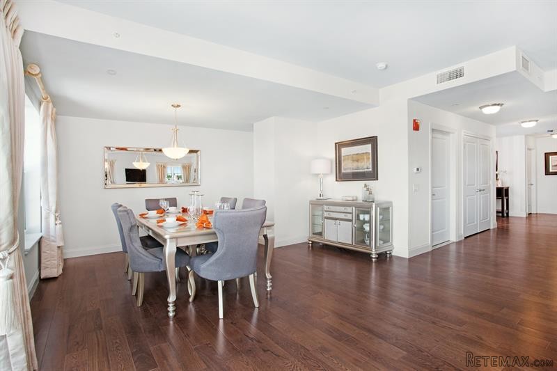 2 bedroom House For Sale: 10 Byron.. - 2
