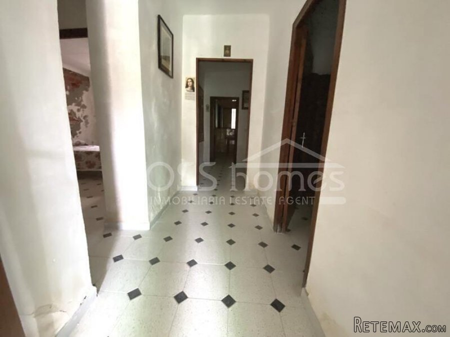 EXCLUSIVE FOR VOSS HOMES - A very interesting, 2 storey.. - 13