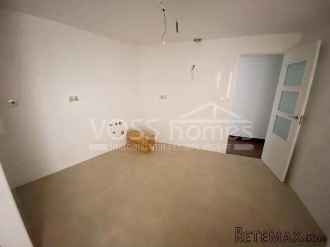 NEW LISTING TO VOSS HOMES - Recently built, modern 3 bed, 2.. - 13