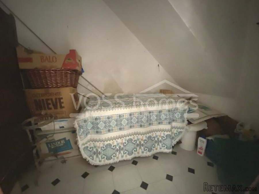 EXCLUSIVE FOR VOSS HOMES - A very interesting, 2 storey.. - 14