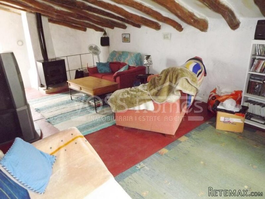 EXCLUSIVE TO VOSS HOMES - QUAINT & QUIRKY VILLAGE HOUSE- A.. - 14