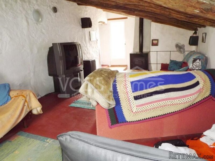 EXCLUSIVE TO VOSS HOMES - QUAINT & QUIRKY VILLAGE HOUSE- A.. - 15