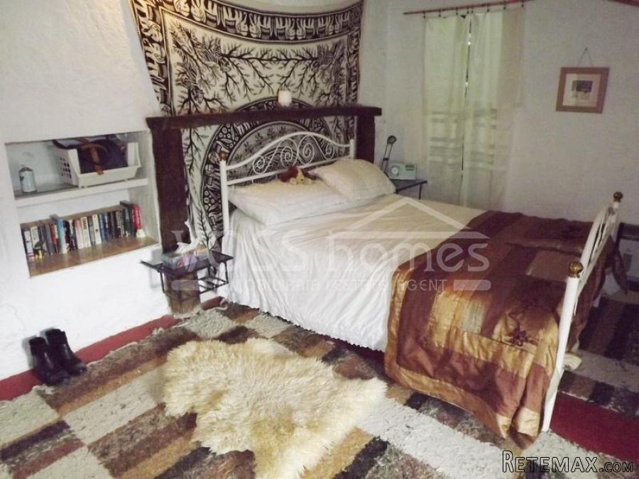 EXCLUSIVE TO VOSS HOMES - QUAINT & QUIRKY VILLAGE HOUSE- A.. - 17