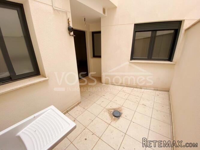 NEW LISTING TO VOSS HOMES - Recently built, modern 3 bed, 2.. - 17