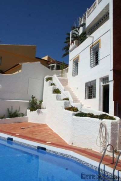3 bedroom, 2 bathroom Townhouse, (build..