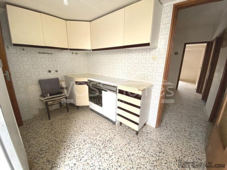 EXCLUSIVE FOR VOSS HOMES - A very interesting, 2 storey.. - 19