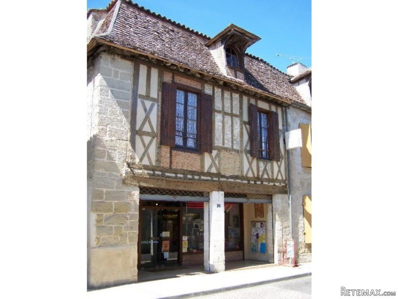 16th Century Village Property With Shop..
