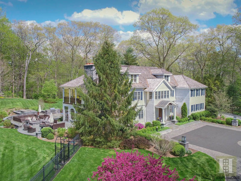 6 bedroom House For Sale: 1671 PONUS..