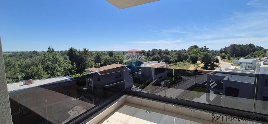 Poreč, okolica, predivan stan sa krovnom terasom 800 metara - 3