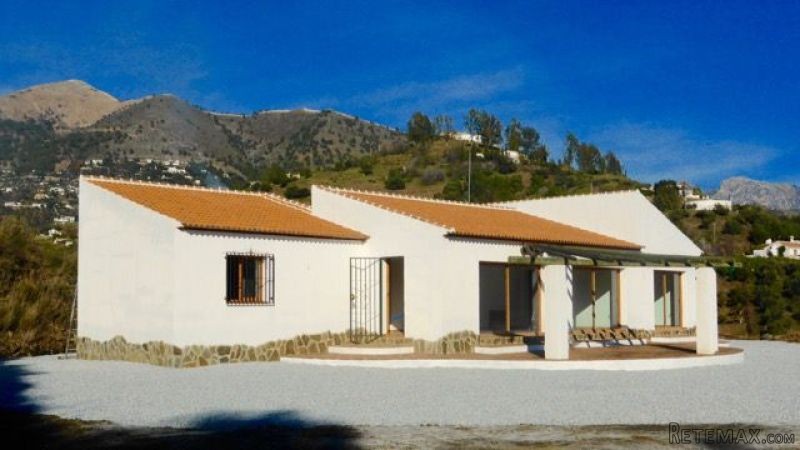 Villa for Sale in Competa, Competa..