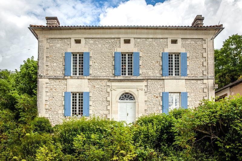 5 Bedroom Manor House For Sale