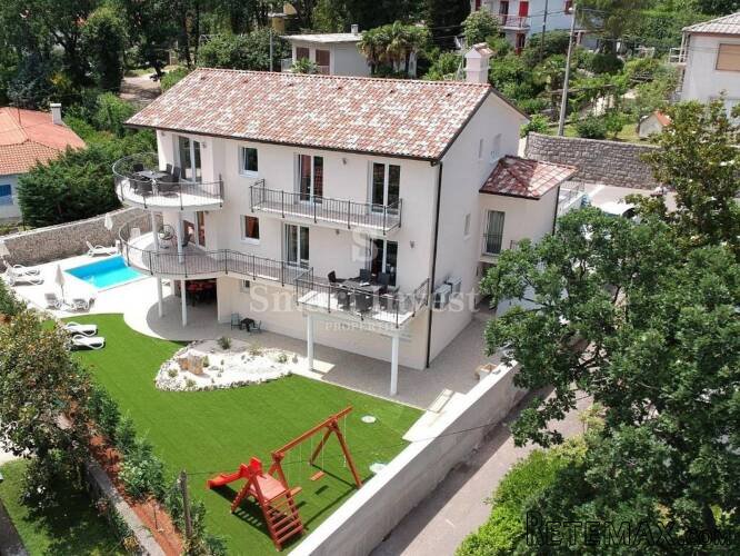 IKA, prekrasna vila s bazenom i pogledom na more