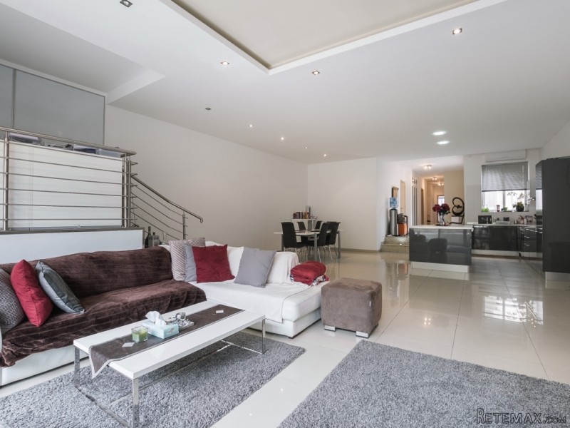Amazing Value 3 Bedroom Apartment 200.. - 2