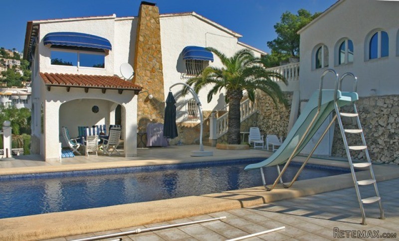 4 Bedrooms - Villa - For Sale