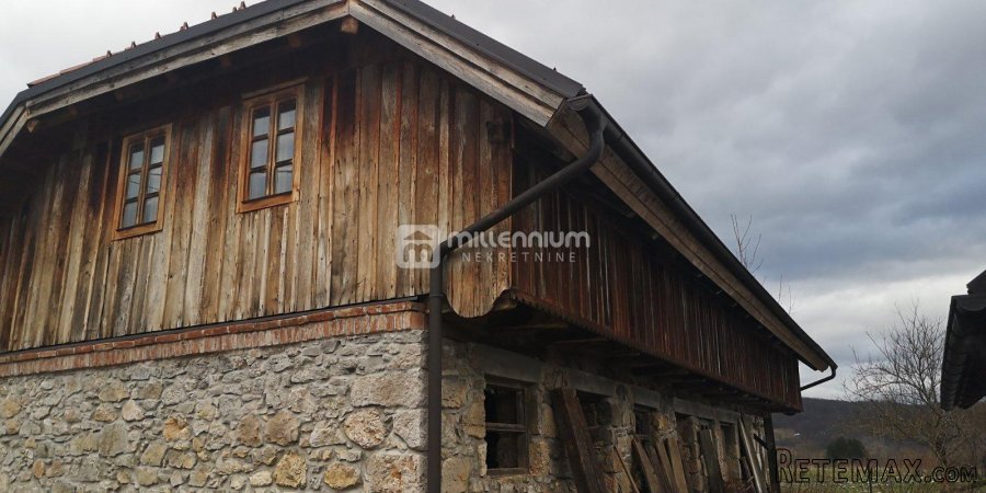 Gorski kotar, okolica Bosiljeva, kuća + gosp. zgrada - 2
