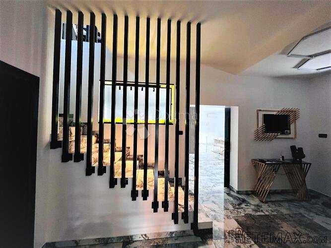 MODERNA VILA + HALA KOD SLAVONSKE AVENIJE - 2