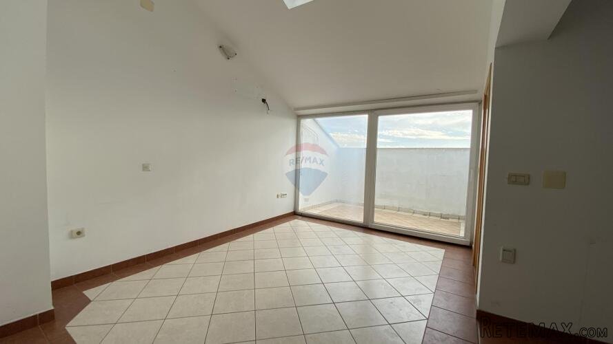 Novi Vinodolski - apartman s balkonom 200m do mora - 2