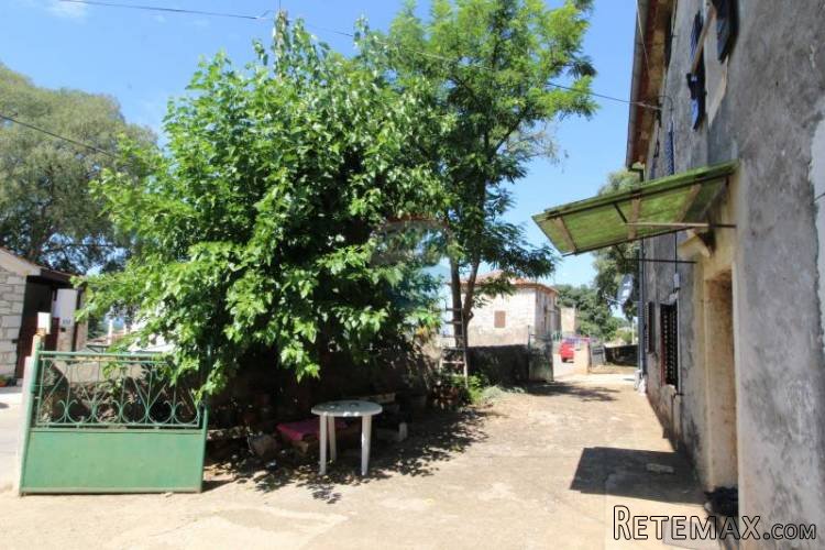 KAŠTELIR, STARA KUĆA ZA ADAPTACIJU SA VELIKOM... - 4