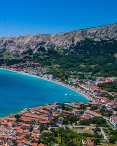 ●BAŠKA (Krk) – Zemljište 2220 m² s pristupnim putem, 200 m o