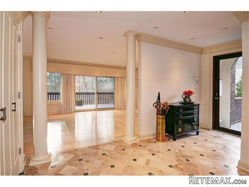 3 bedroom Apartment For Sale: 289 NEW..