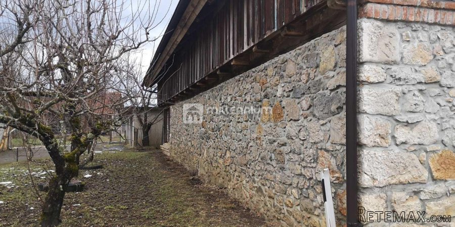 Gorski kotar, okolica Bosiljeva, kuća + gosp. zgrada - 9