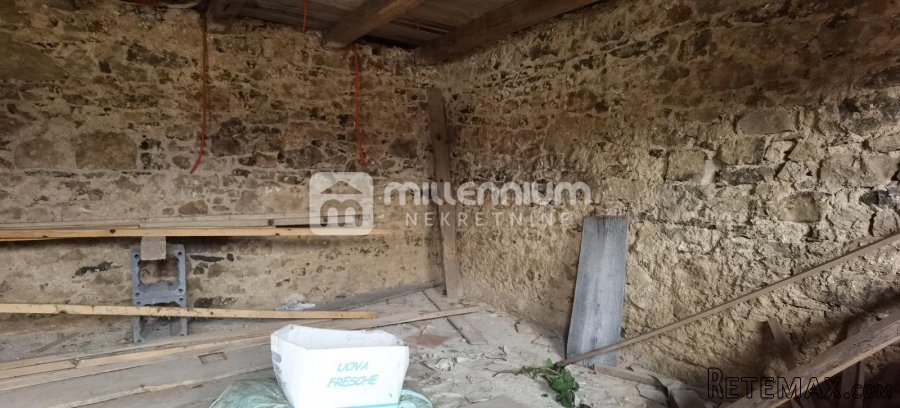 Gorski kotar, okolica Bosiljeva, kuća + gosp. zgrada - 10