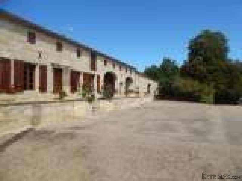 3 Bedrooms - House - Aquitaine - For..