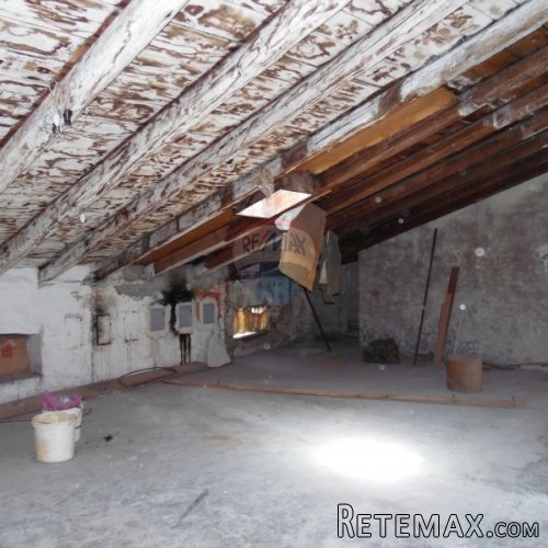 Ista,Centar Pula, potkrovlje za renoviranje 162 m2 - 3