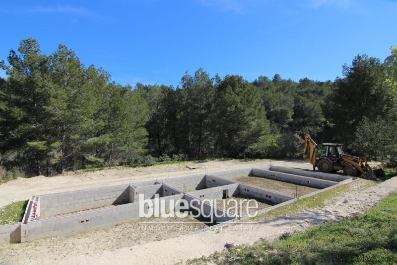 15000m2 plot with plans and building.. - 2