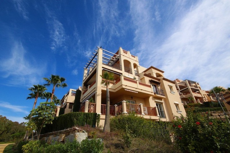 3 Bedroom Middle Floor Apartment
