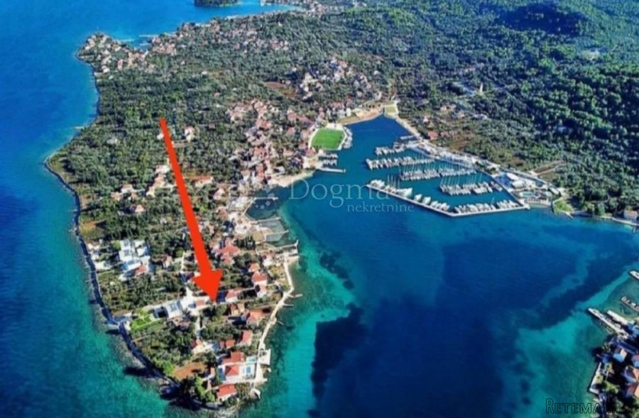 Prvi red do mora - Građevinsko zemljište na Ugljanu! PRILIKA - 2