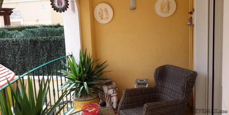 V1544 - Stunning 3 Bed Apartment In Old..