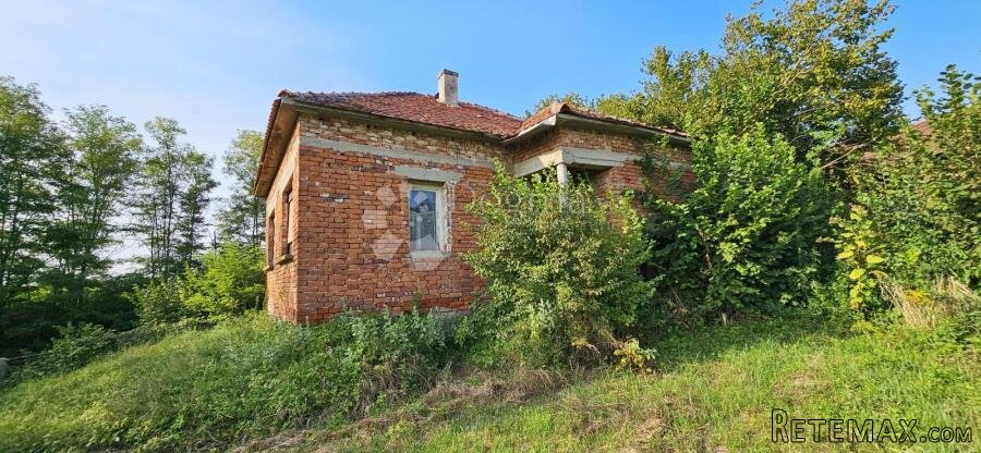 VELIKO GRAĐEVINSKO ZEMLJIŠTE S KUĆOM ZA RUŠENJE - 2