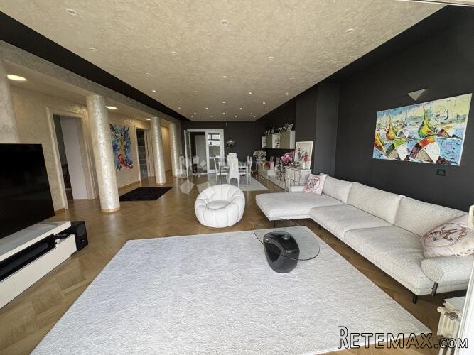 Vrhovec 192 m² – panoramski pogled na Zagreb, terase, garaža