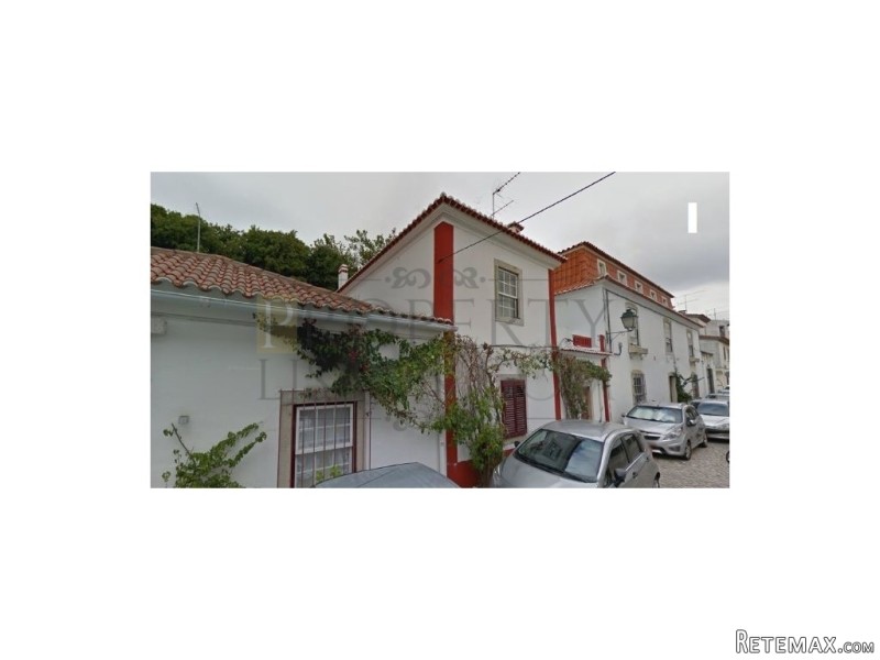 Historic area T8 Lisbon apartment with..