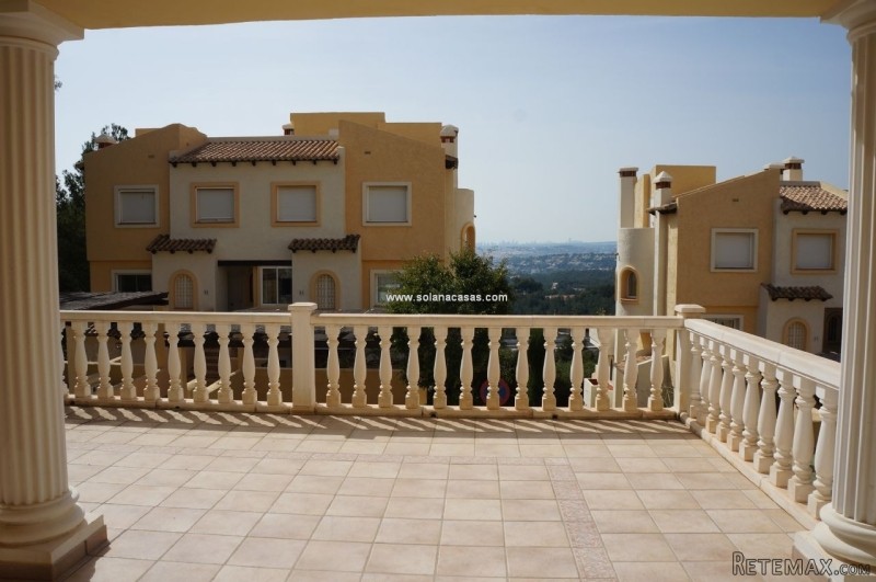 House - KT205: Townhouse, Altea Hills..