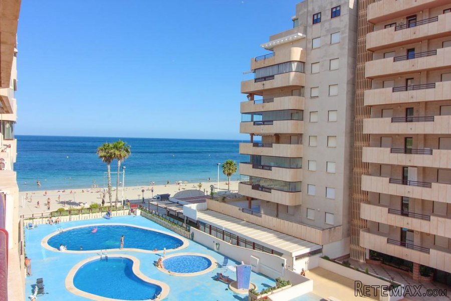Magnificent first line apartment in Calpe with sea..