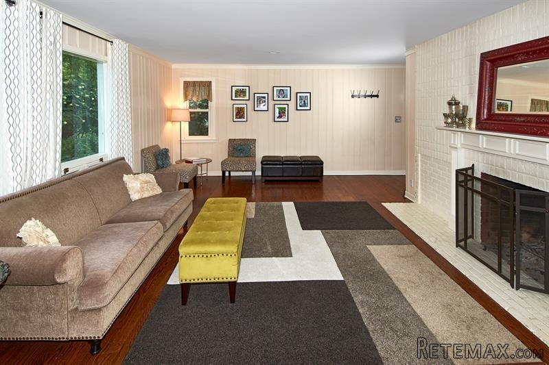 3 bedroom House For Sale: 100 Betsy.. - 2