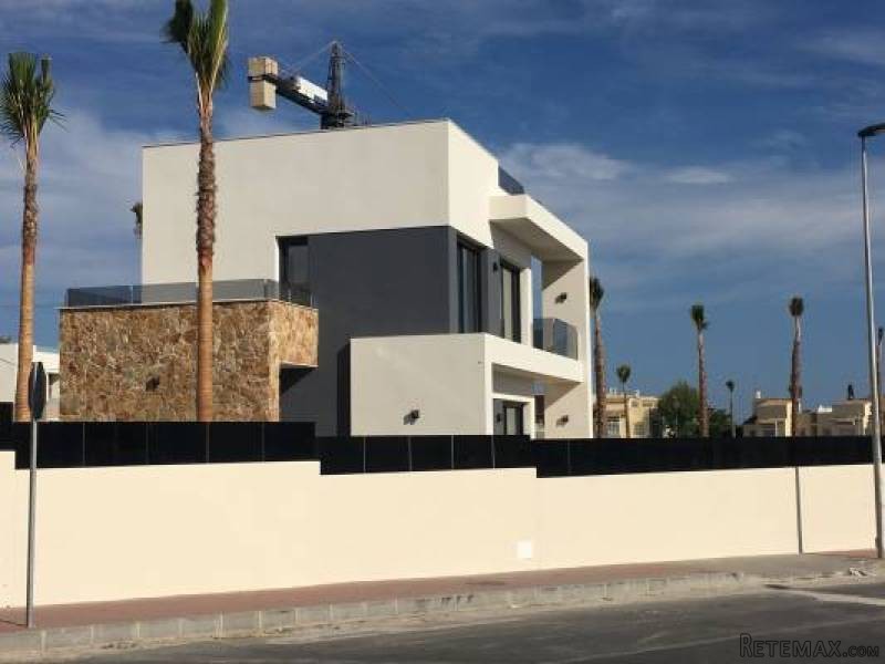4 Bedroom 4 Bathroom Villa In..