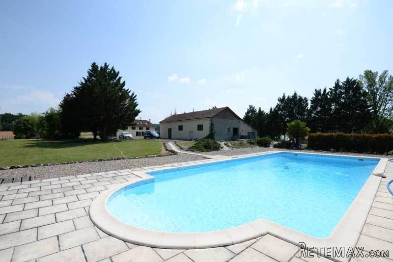 Rural Ensemble In 16 Acres, Nr Montaigu.. - 2