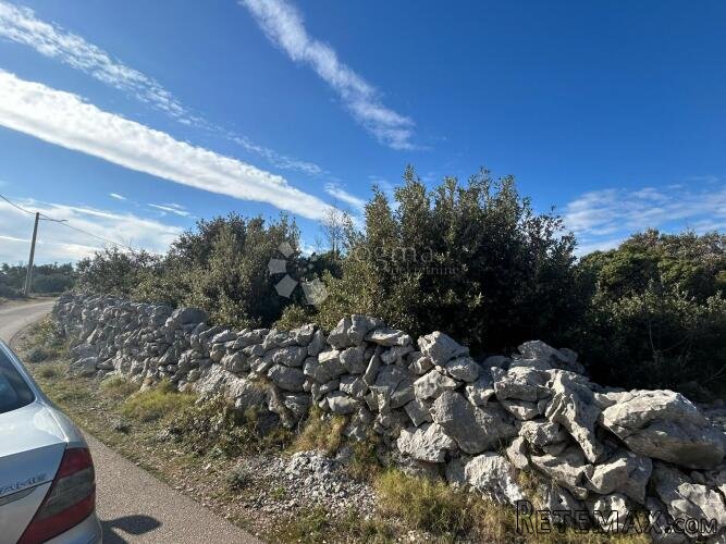 GRAĐEVINSKO ZEMLJIŠTE S PREDIVNIM POGLEDOM VINIŠĆE - 2