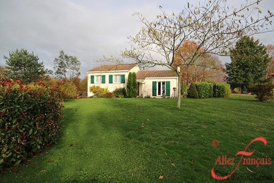 La Chapelle Montbrandeix (Haute Vienne) - Three bedroom, edge..