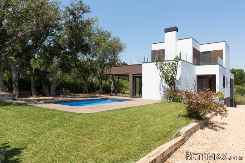 Modern house for sale in Calella de..