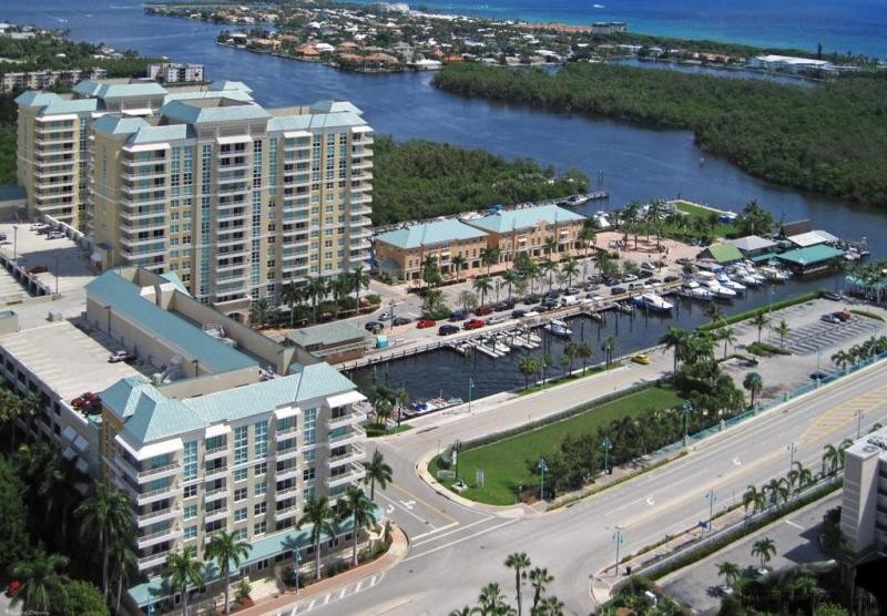 625 Casa Loma Blvd #406, Boynton Beach..