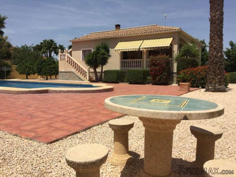 Beautifully Presented 3 Bedroom Villa.. - 2